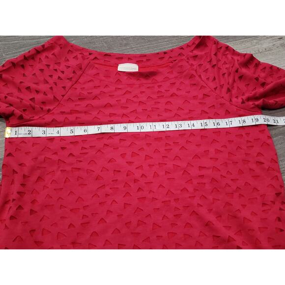Perseption Concept Red Triangle Shape See Through Side HighLow 3/4 Sleeve Blouse - Picture 7 of 10